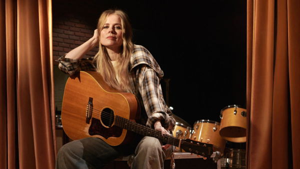 Ilse DeLange @ MartiniPlaza 2027-04-10
