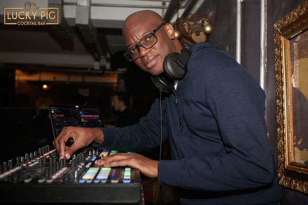 DJ Gari @ The Lucky Pig Cocktail Bar 2026-11-14