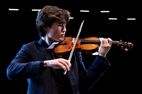 Amsterdam Sinfonietta Candida Thompson muzikale leiding, viool Daniel Lozakovich viool Tim Posner cello @ TivoliVredenbu