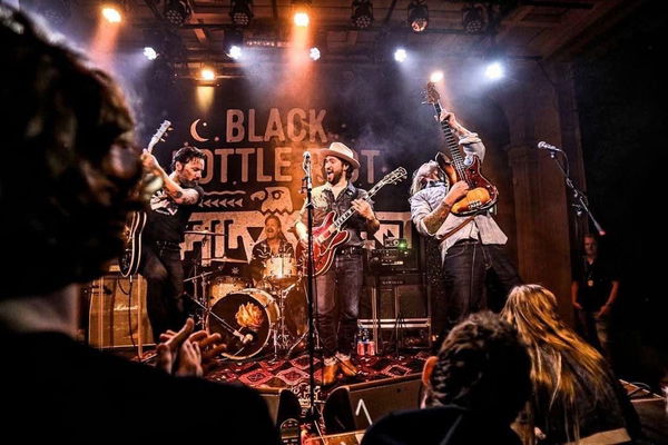 Black Bottle Riot @ Buurtcentrum Poortershoes 2027-04-04