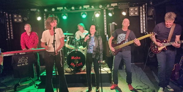 Make my day Band, dans met DJ