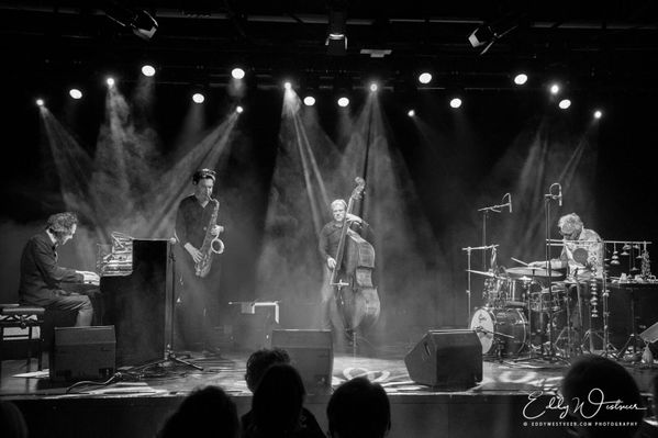 Yuri Honing tenor saxofoon Wolfert Brederode piano Gulli Gudmundsson contrabas Joost Lijbaart drums @ TivoliVredenburg 2