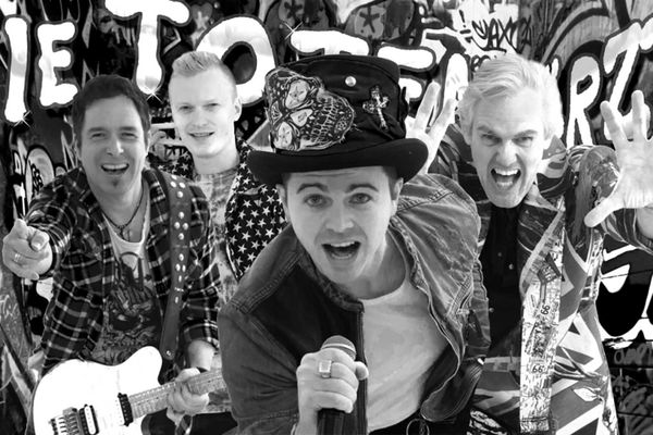 DIE TOTEN ÄRZTE @ LOGO Hamburg 2027-01-08