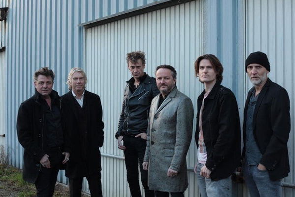 Bowie Undercover @ Poppodium De Peppel 2027-01-22