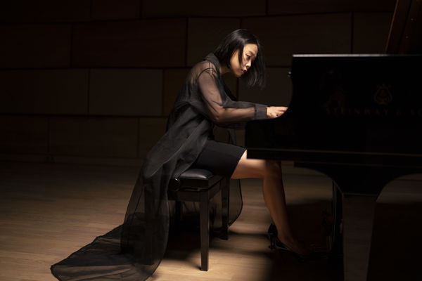 Radio Filharmonisch Orkest Emilia Hoving dirigent Yeol Eum Son piano @ TivoliVredenburg 2027-02-12