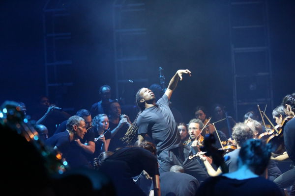 Geneva Camerata David Greilsammer dirigent, dans Kader Attou regie, choreografie Grichka choreografie, hiphop en krump D