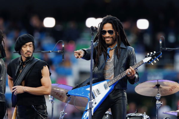 Lenny Kravitz undercoversessie @ Cafe De Hip 2026-12-03