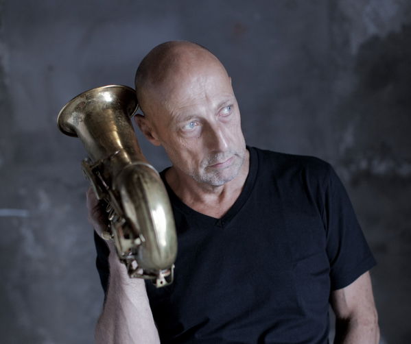 Ben van den Dungen saxofoon Steve Zwanink contrabas Marcel Serierse drums @ TivoliVredenburg 2026-11-20